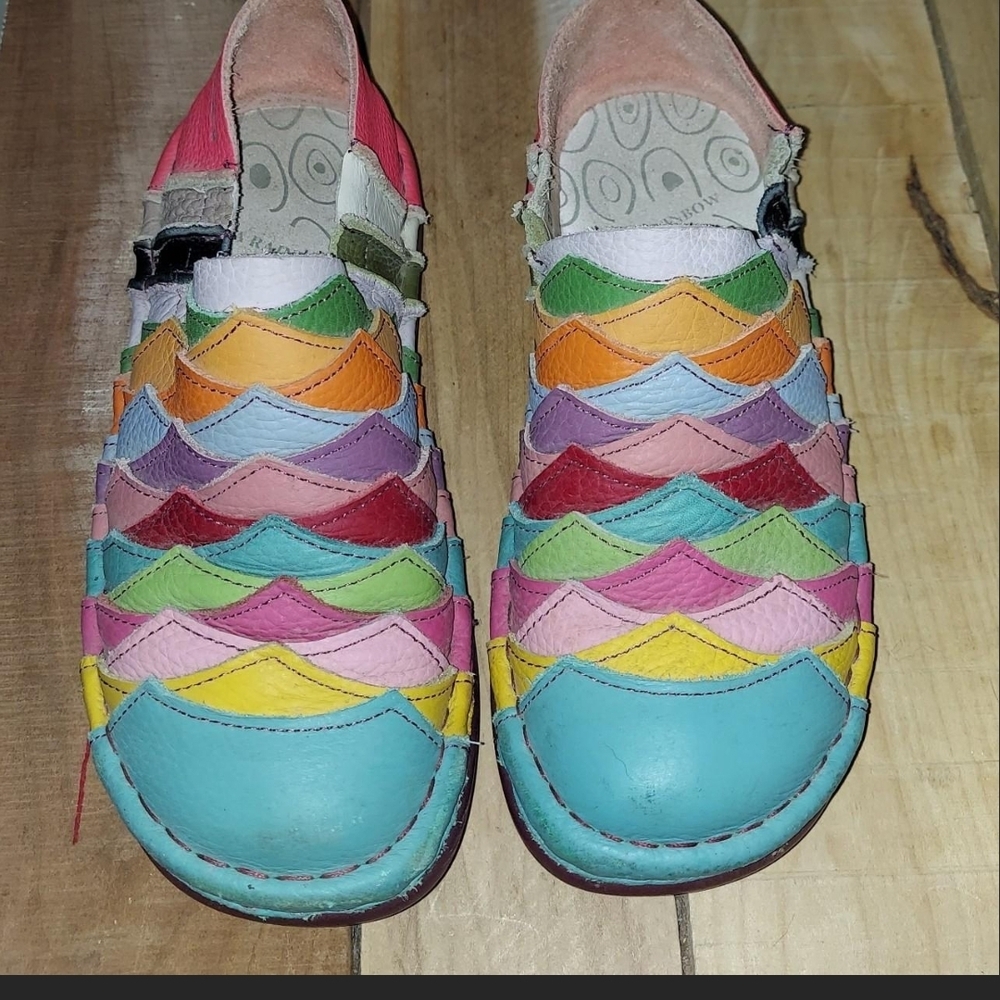 Nina Rainbow"Ocean Womens
Sz 6.5-7 Womens